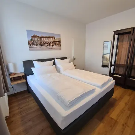 Gleis 3viertel Otel Jena