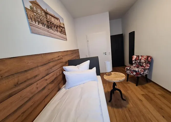 Gleis 3viertel * Jena