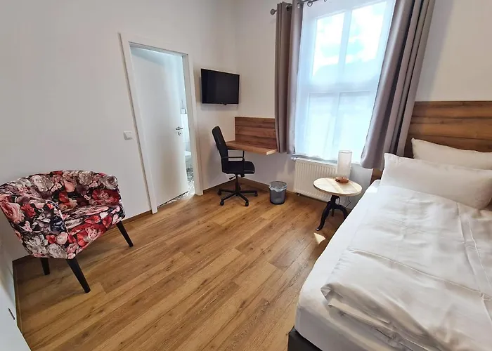 Gleis 3viertel * イェーナ